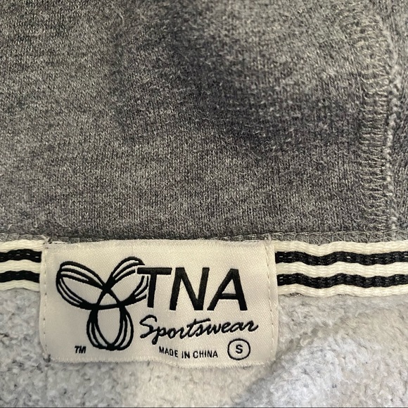 TNA hoodie - Picture 3 of 4